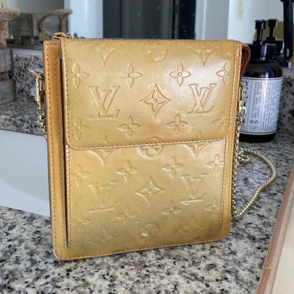 Authentic Louis Vuitton vernis mott bag
